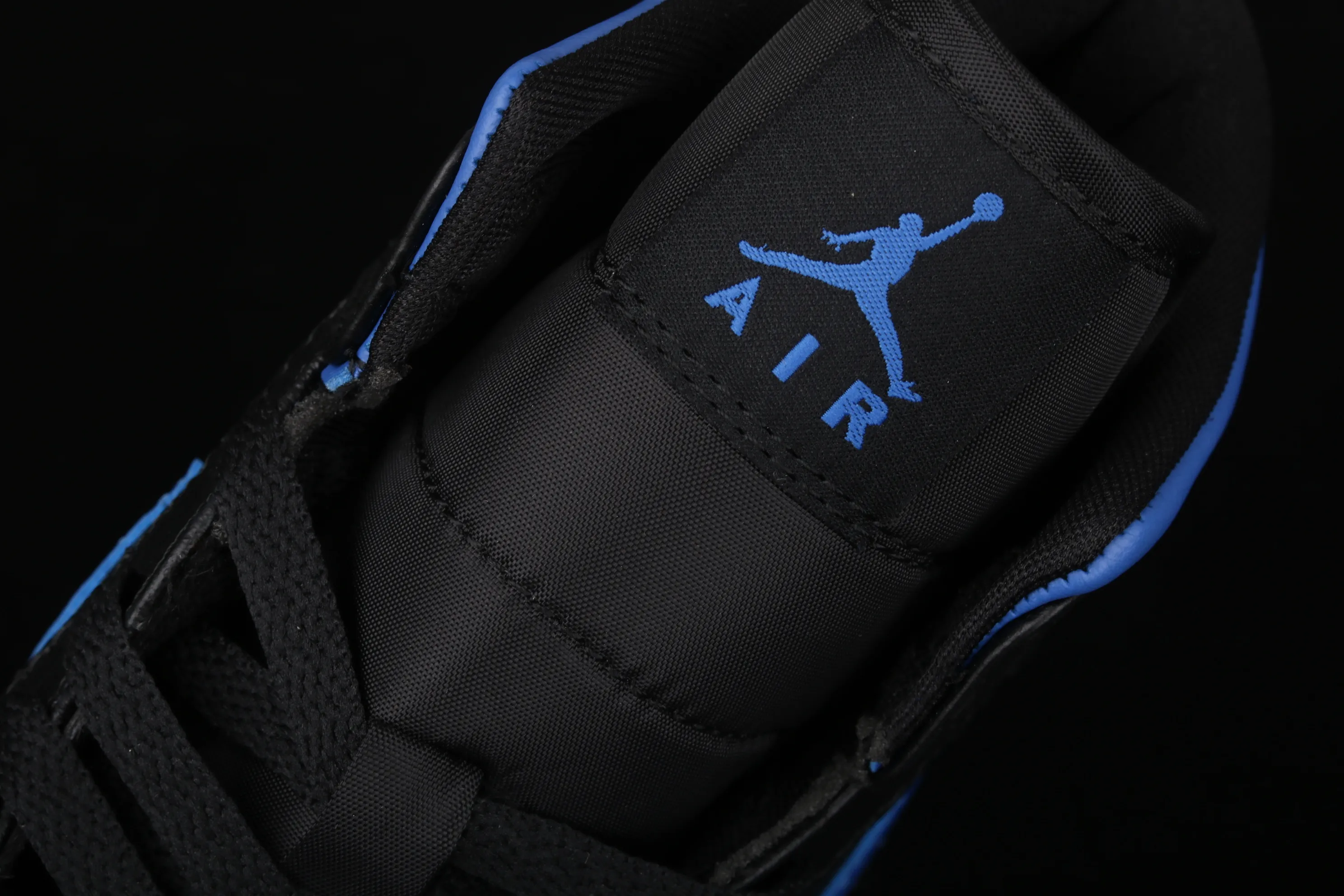 All categories Air Jordan Jordan series basketball shoes Air Jordan 1 Mid Air Jordan 1 Mid AJ1 Joe 1 mid-top black and blue basketball shoes 554724-068
